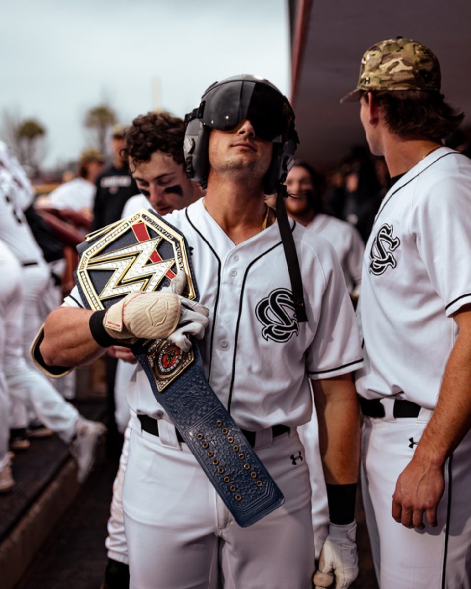 The Commodores @ The GameCocks #EvoArmy matchup. Who's coming out on top? ⚓️🐓 @vandyboys @GamecockBasebll