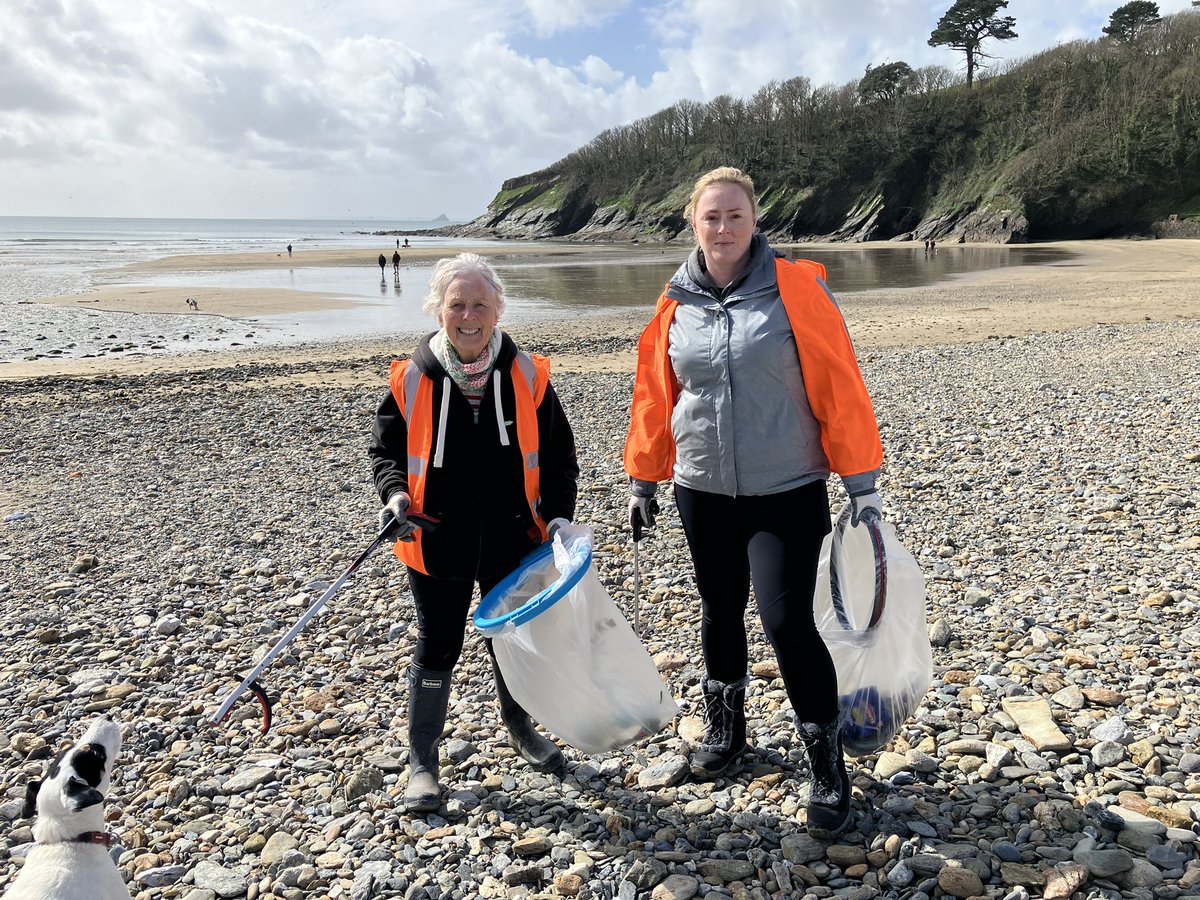 Great to meet @ActionNan and Kath from Liverpool as they talked about the Great British Spring Clean on this Cornish beach. Shocking what people leave behind @BBCSpotlight