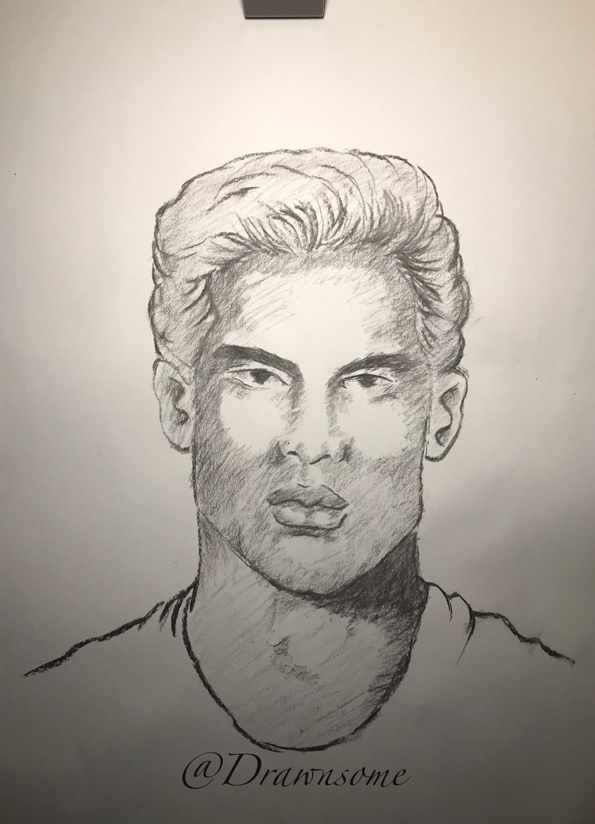 Drawnsome's tweet image. #CharcoalSketch ✍🏻 😉 #smileon