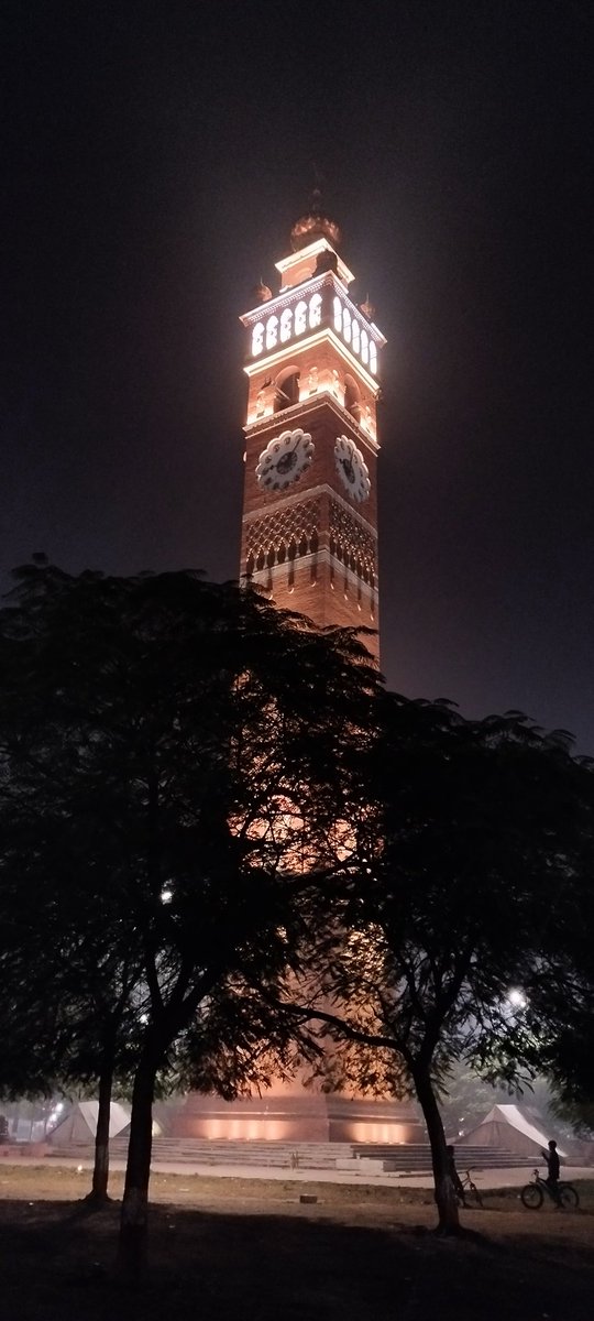 OmjiBajpai12's tweet photo. #beauty_of_lucknow
#clock_tower❣️ https://t.co/qdsrGQJriY