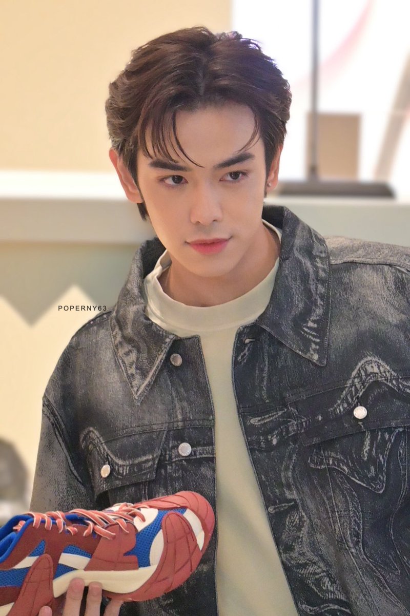 _morningstar_p's tweet photo. ฟีลลิ่งแบบว่าเท่ห์ ก็มาอยู่นะะะะ 😁
#THIRDxCAMPERLAB
#ThirdLapat #เติร์ดลภัส
#t3group_ent https://t.co/rzTaDQ2hCq