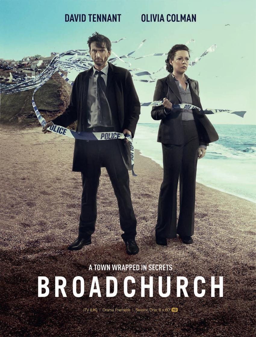 Broadchurch. Dos detectives (Olivia Coleman y David Tennant) investigan el asesinato de un niño de 11 años. Tiene tres temporadas