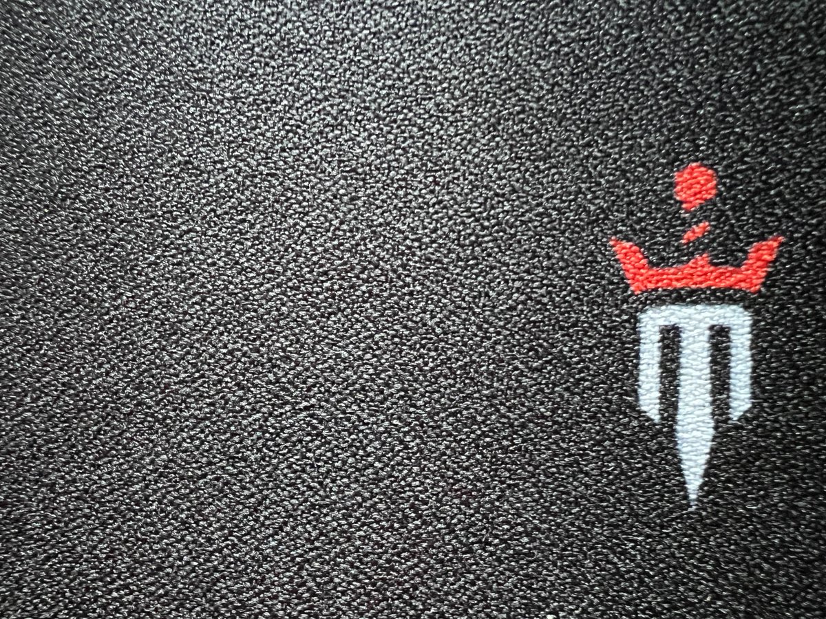 EmberEdge KX100 - Review

This mouse pad was provided by <a href="/EmberEdge/">EmberEdge</a>, but this does not affect my opinion.

Mousepad packaging
The packaging is very similar to the artisan mousepad. The pad is sent flat not rolled up which is great. otherwise the box is nice it has the information