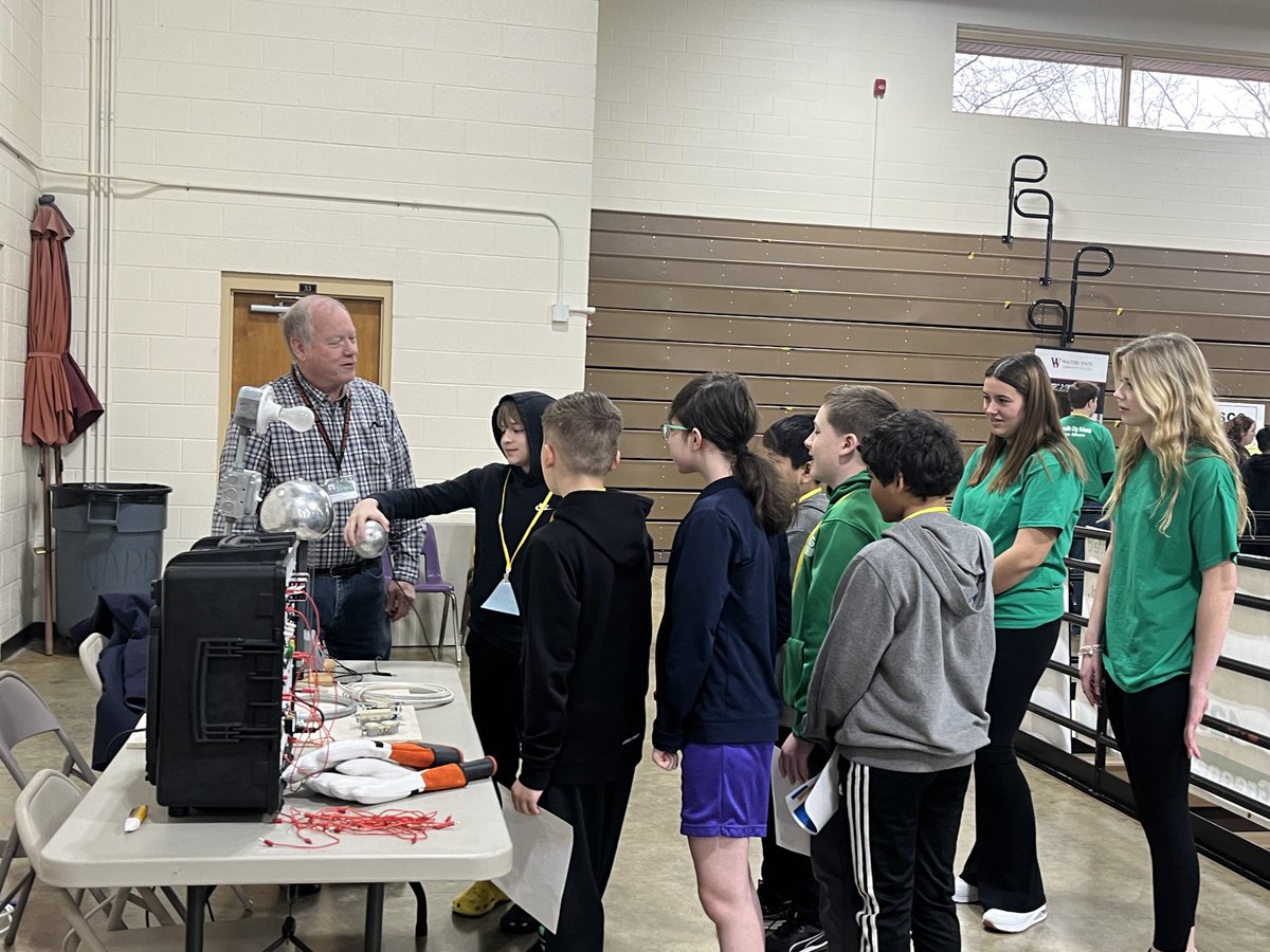 Bryantsuz's tweet photo. Students love learning about electricity from @GreeneTechCtr #gcstem24 @GreenevilleCity https://t.co/vQDjkHQaNG