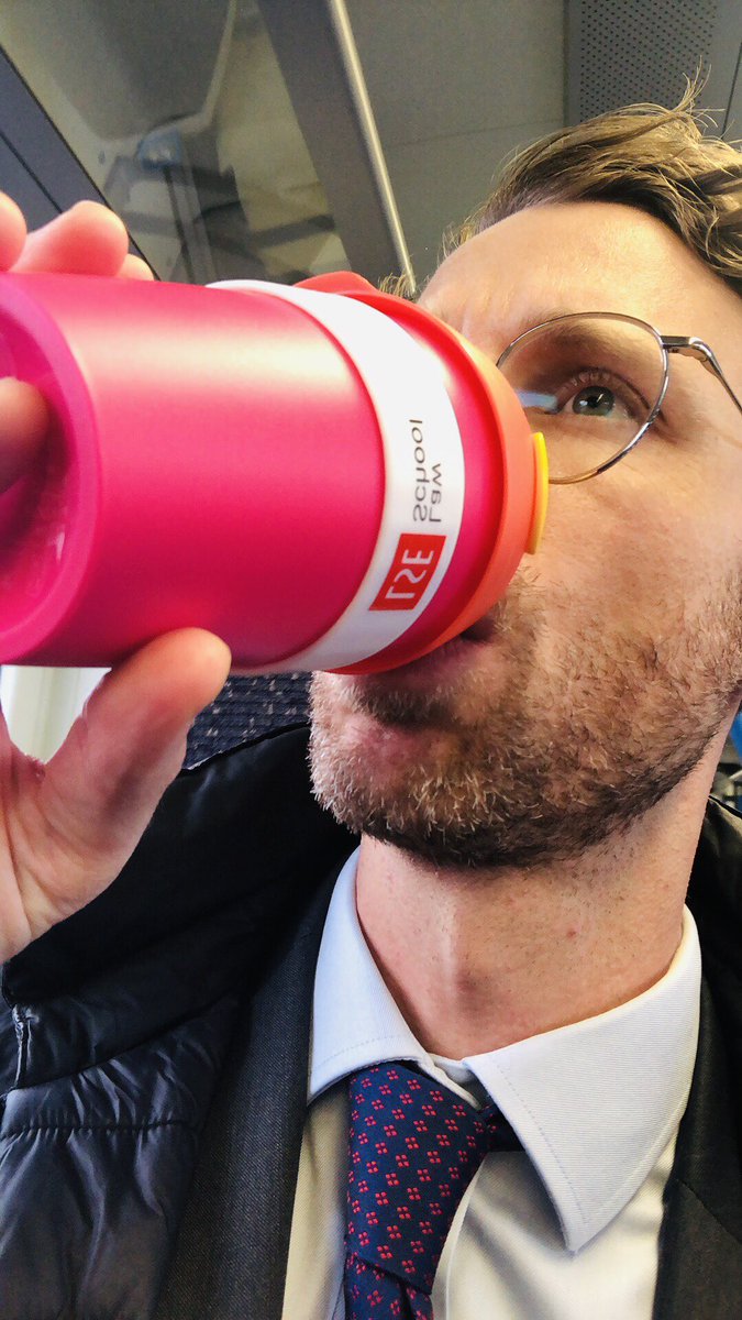 strictlyliable's tweet photo. Honoured to judge the @LSELaw Summit moot today on the #ESG topic of environmental covenants in loan agreements! 

A big thanks to my fellow judge Christina Chambers of @Mishcon_de_Reya for her brilliant chairing and to the organisers for the lovely keep cup!

#MishconPurpose https://t.co/mecqmwtJdQ
