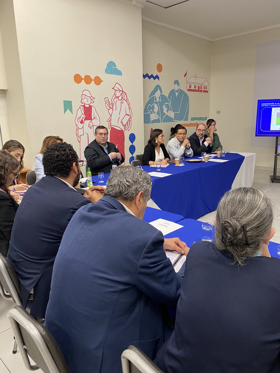 Director ejecutivo de @amur_chile, @ccgonzalezt, participó en mesa de trabajo del <a href="/Mineduc/">Ministerio de Educación</a>, para el fortalecimiento de la matricula escolar. La actividad fue encabezada por el ministro de la cartera <a href="/nico_cataldo/">Nicolás Cataldo 🌳🧔🏻‍♂️</a> y la subsecretaria <a href="/AleArratiaM/">Alejandra Arratia Martínez</a>