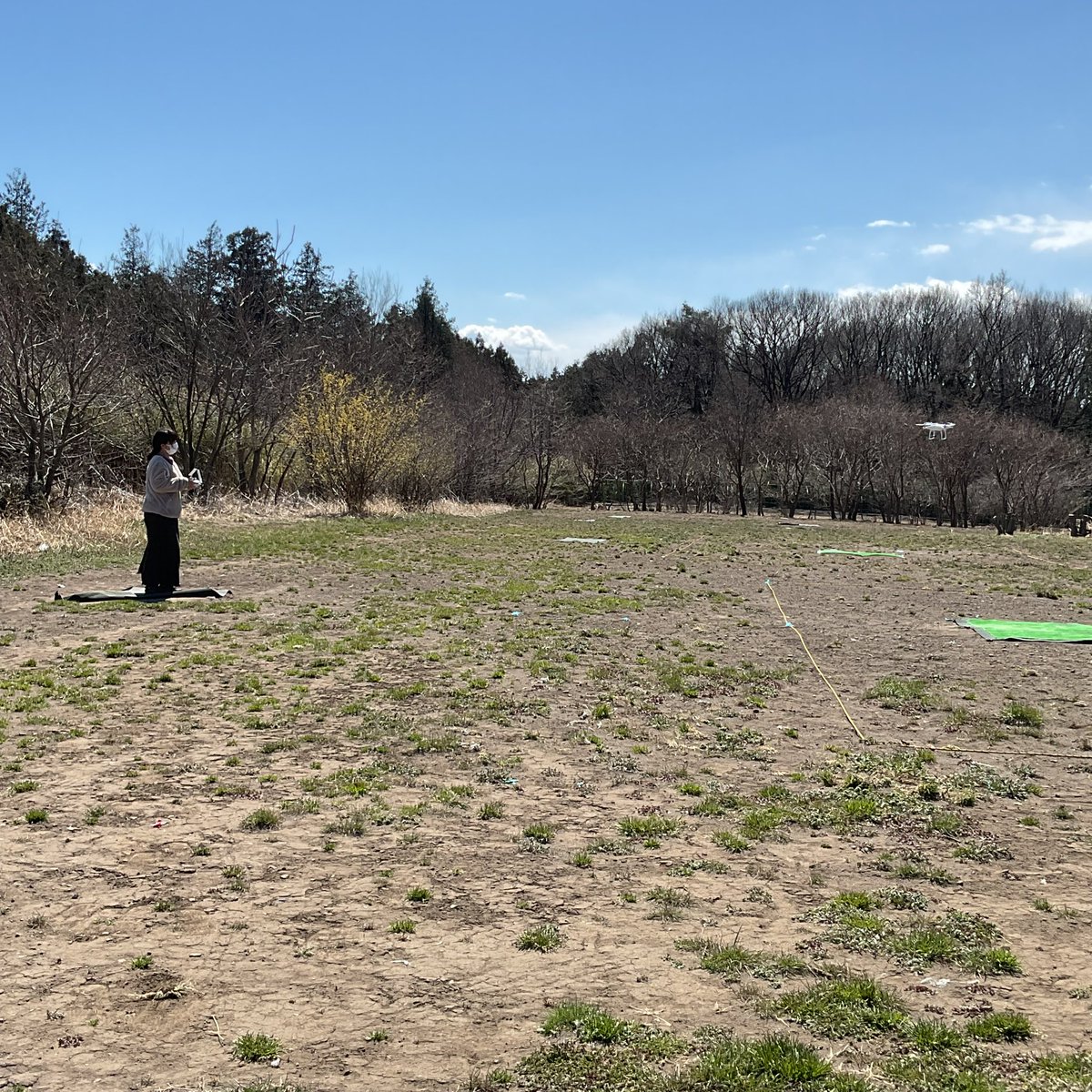 dronehito's tweet photo. 群馬県ドローン普及協会の協会員Fさん。
もうすぐドローンの2等国家資格の試験なので、
合格目指して、自主練中の風景です。
国家資格を必ず合格するぞ💯！
#ドローン
#ドローン協会
#ドローン空撮
#ドローンスクール
#群馬県ドローン普及協会
#Hito企画ドローン事業部
#群馬県
#伊勢崎市 https://t.co/QegoMPryXZ