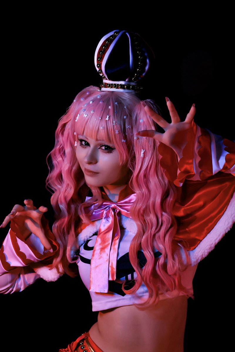 yilingrossie's tweet photo. W końcu zrobiłam cosplay mojej ulubionej kobiety 
#onepiece #perona https://t.co/vpn9PUmNJw
