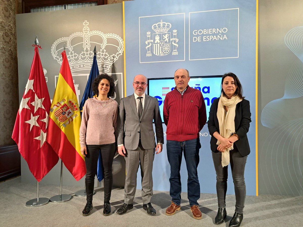 amnistiamadrid's tweet photo. En #RefugioPorDerecho hemos mantenido reunión con el Delegado del Gobierno @franmartagui para trasladarle nuestras preocupaciones respecto a las dificultades que tienen las personas migrantes para solicitar asilo y el impacto de estas barreras en el acceso a sus #DDHH https://t.co/pXzOmSt8bO