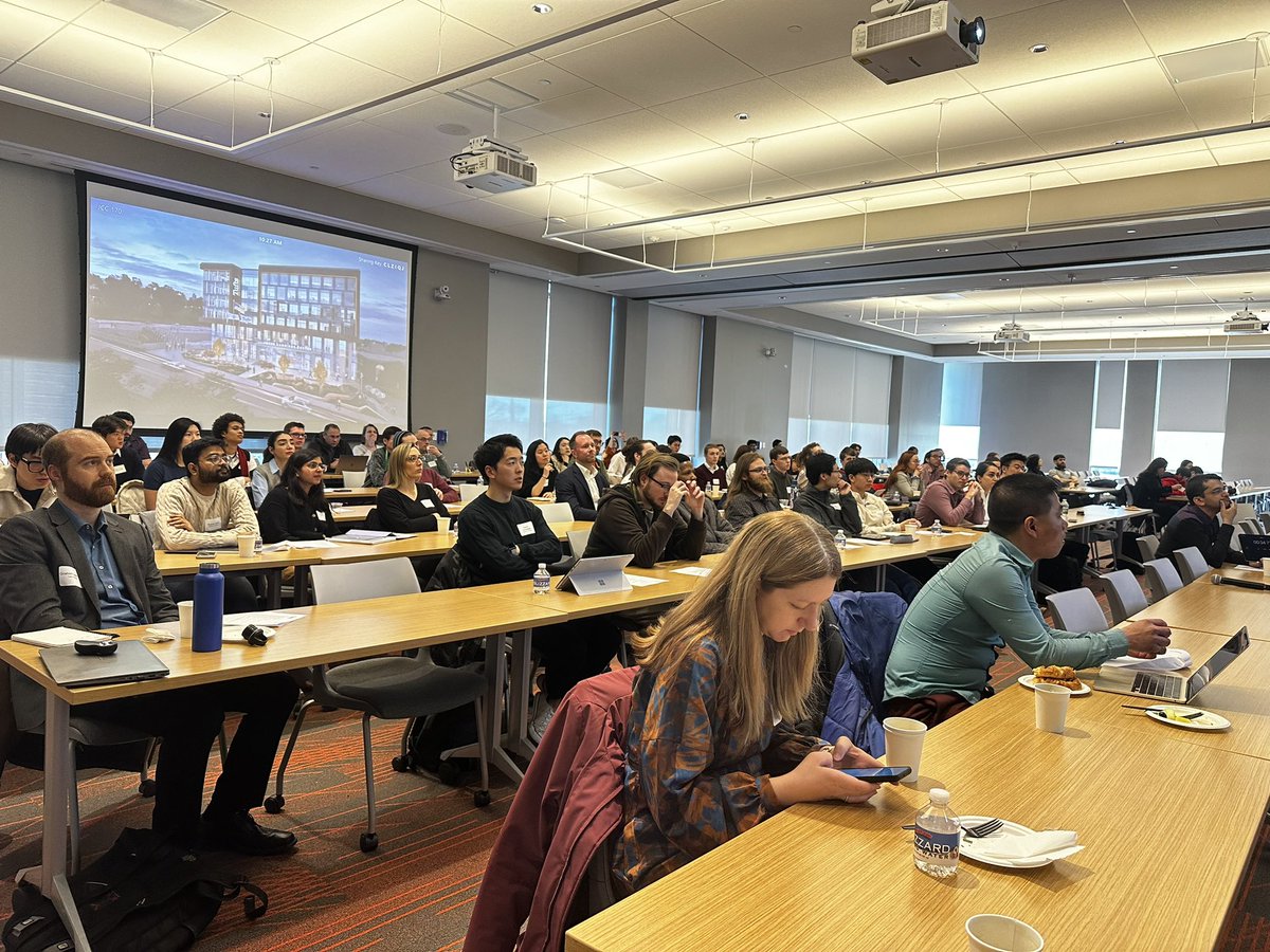 So happy to welcome this amazing audience to Tufts for New England Complex Fluids Group workshop! @TuftsUniversity #softmatter