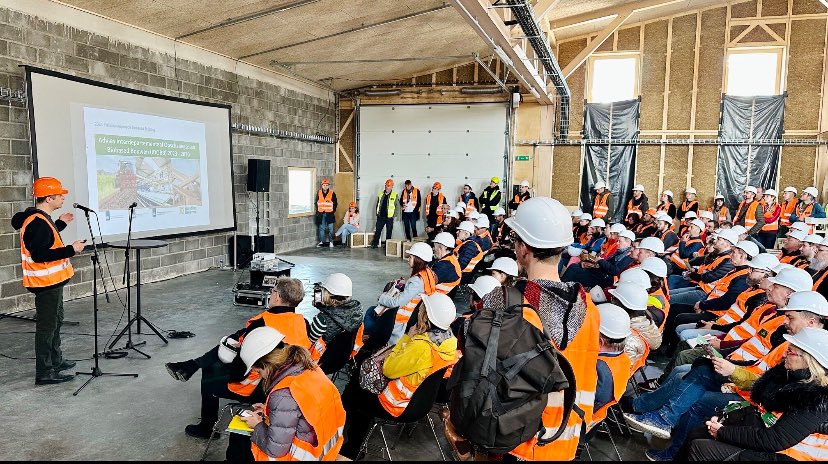 strawbuilding_eu tweet media