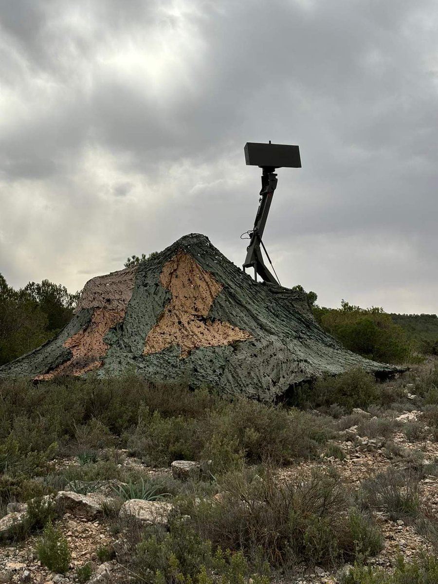 FUTER_ET's tweet photo. Unidades de Artillería Antiaérea realizan el Ex. ESCUDO MISTRAL, liderado por el Regimiento de Artillería Antiaérea 71(#RAAA71).
Se han realizado emboscadas antiaéreas y helitransportes, y han participado medios del #RAMIX30, #GACAXII, #UTMAAA y #FAMET.
#MarchemosSiempreUnidos https://t.co/f1172xMfY0