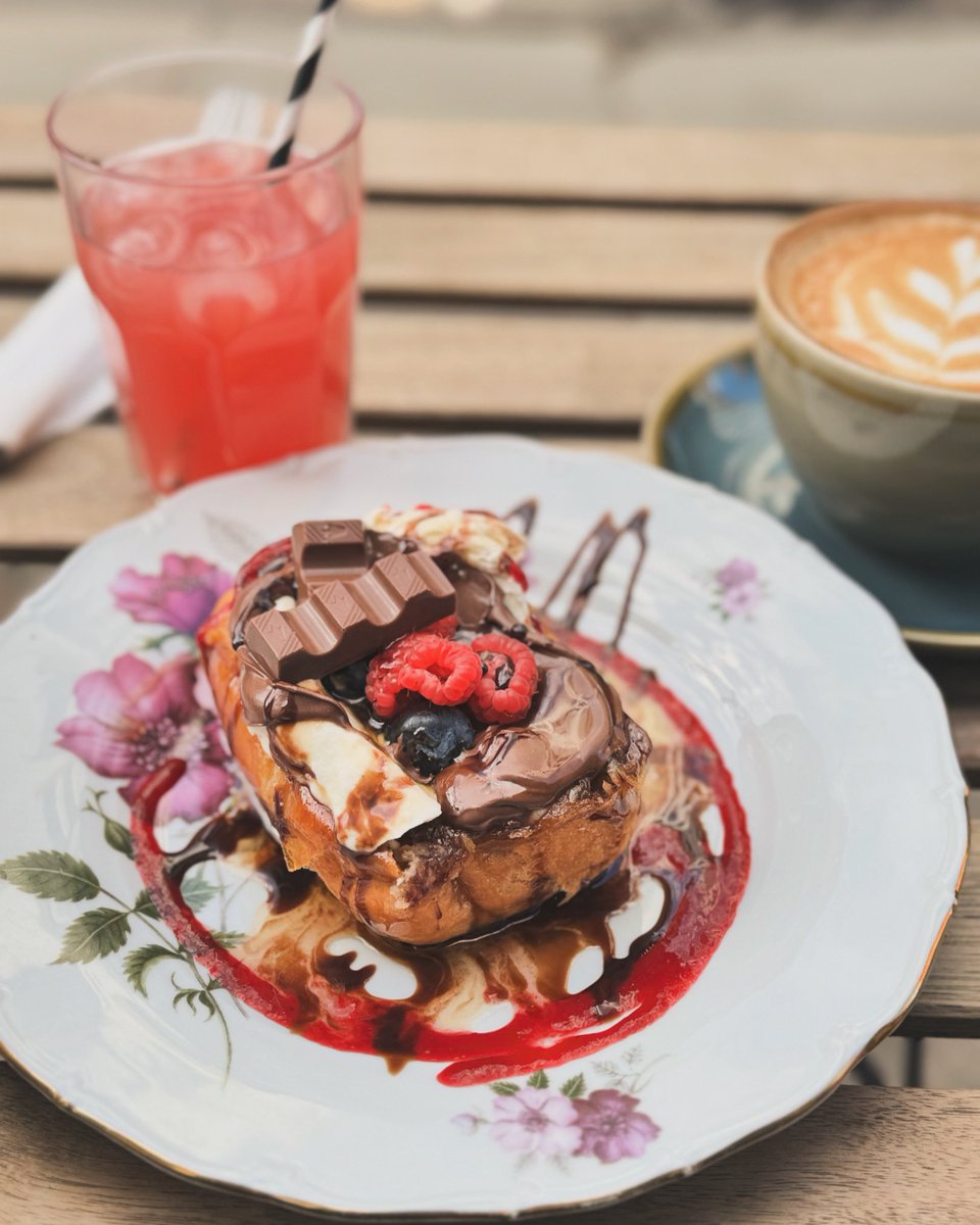 shadylady222's tweet photo. I’ve done enough cover to have a bonus day off so I chose today and a long weekend. So today I have had brunch, chilled and had a lovely chat with the coffee shop owner. Bliss. https://t.co/j7qy0LG3KE