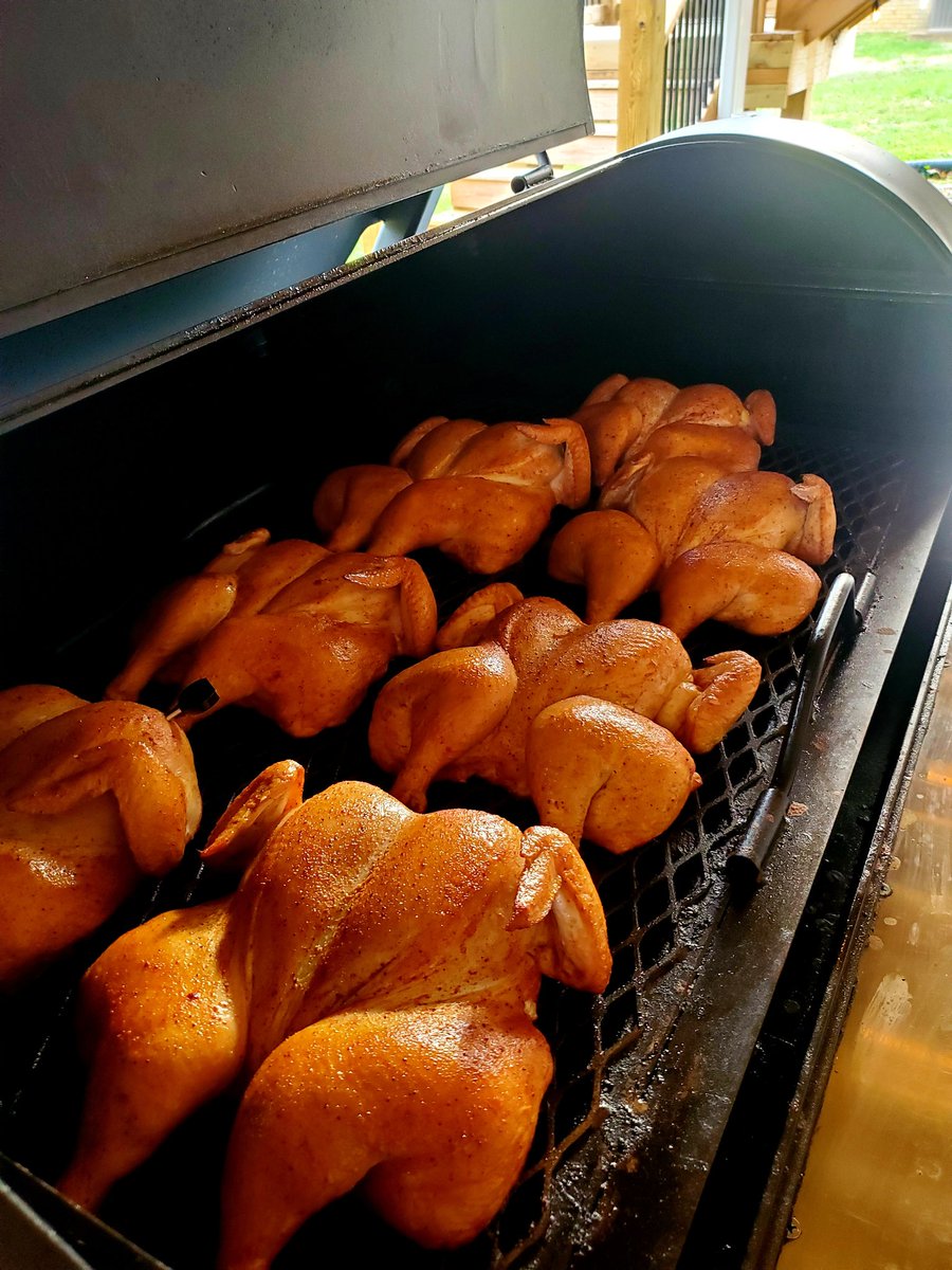 ChefPhillipDell's tweet image. What&apos;s Q&apos;en this weekend ya&apos;ll?!
#simplysuperiorchicken #whyIyoder #teamroyaloak