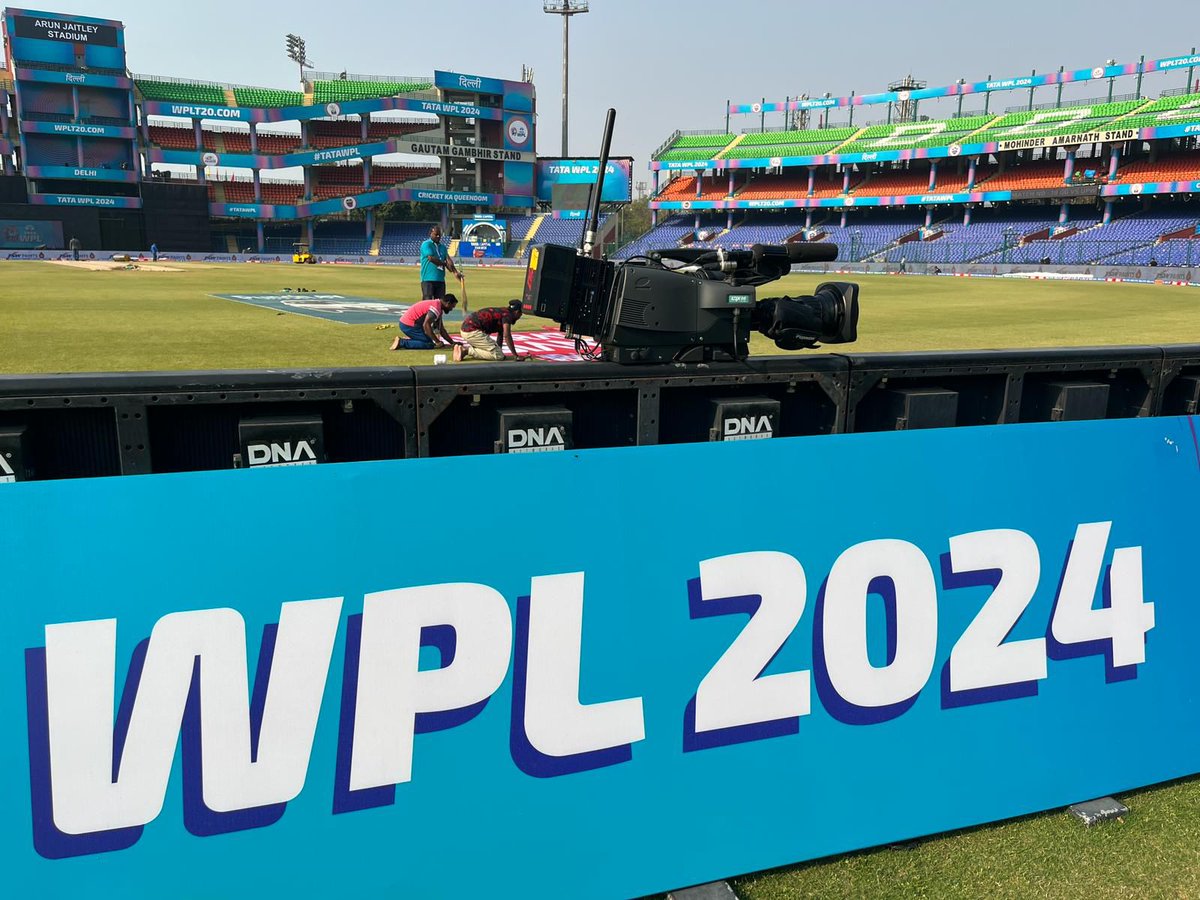 Vislink's tweet photo. Do you know the rules of cricket? We don't ... but we do know how to help broadcast this popular sport pixel perfectly to millions of fans at home. With #ZoomCommunications and our #HCAM transmitters.

#TheVislinkDifference #WPL2024 #TATAWPL #Broadcast https://t.co/fCeh8HgbEF