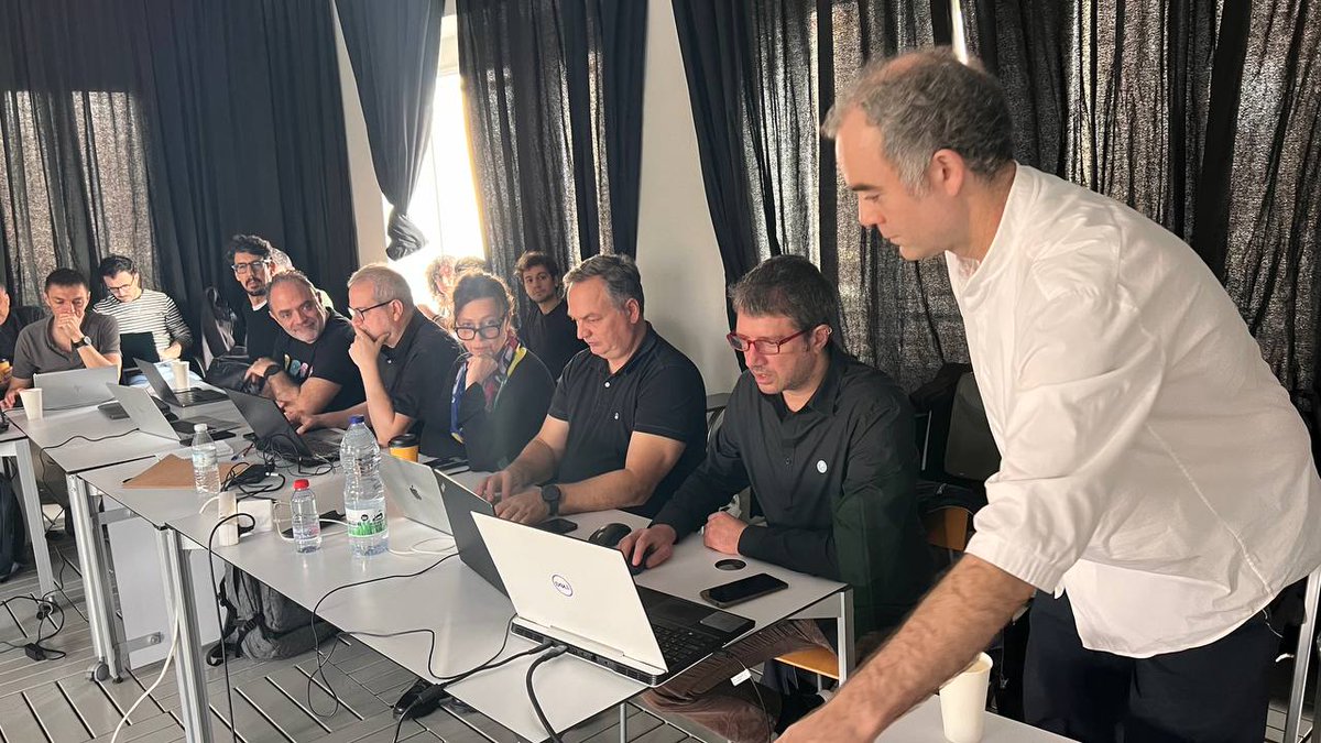 PremiereEu's tweet image. Good news!
you can join today&apos;s Premiere project presentation online through this link youtube.com/live/4xmQsiDk4…

March, 22nd
19:00
#premiereEU #performingarts #AI