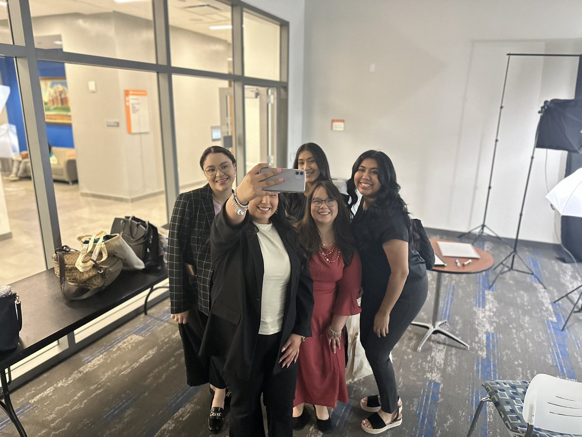 shsucareers's tweet photo. Say “Bearkats Get Hired!”📸
Recapping our Career &amp; Internship Fair with @SHSUCOE 📚🤝🏻
From networking to discovering exciting opportunities, the future of education is sure to be in good hands. #BearkatsGetHired #shsucareers #COEbearkatsgethired https://t.co/6JFa4Bzsaw