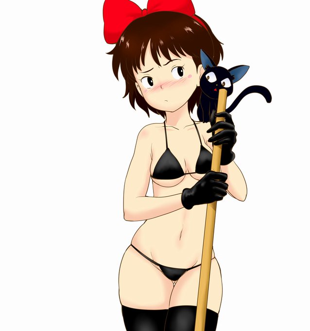 「キキ何その格好」
「だって黒は女を美しく見せるって」
「それじゃ魔女じゃなくて痴女だよ」 