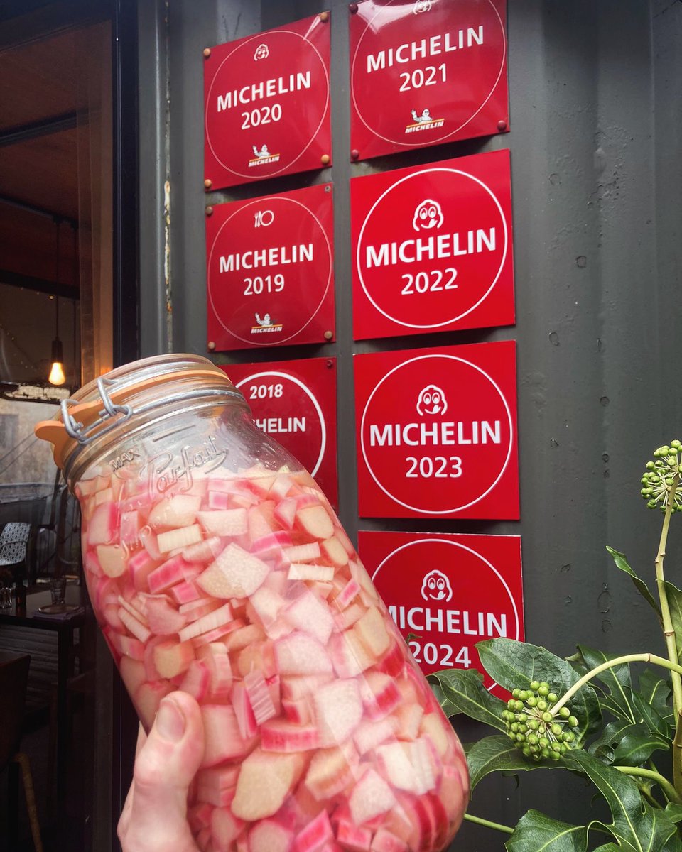 You’ll have to wait a little while for this delicious rhubarb gin but we do have some tables available TONIGHT (Friday! I know!) due to a “civilised hen party” being not so civilised at letting us know their change of plans 🤪 You know what to do! Get booking!