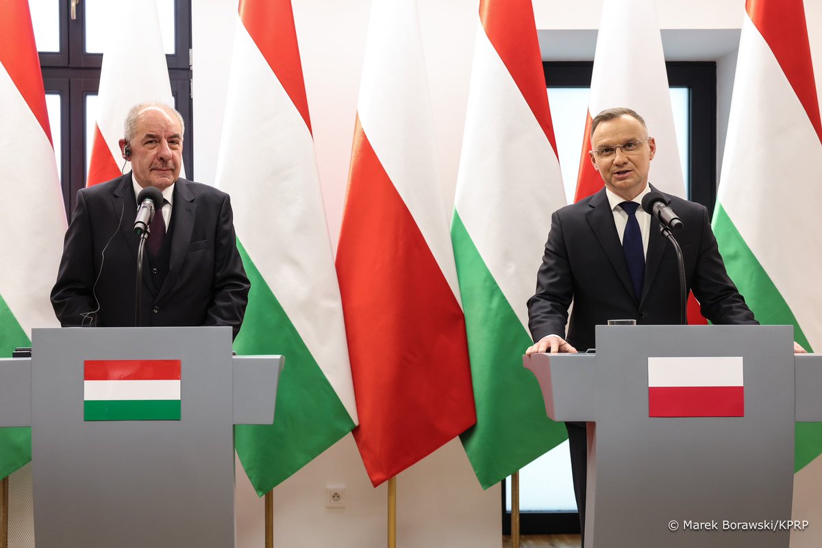 Prezydent RP @AndrzejDuda w #StarySącz: 💬 Z wielką radością chcę powitać Pana Prezydenta Węgier w Polsce. Dziękuję za przyjęcie zaproszenia i wizytę po objęciu urzędu. Cieszę się, że spotykamy się na rozmowy w szczególnym momencie, w przededniu Dnia Przyjaźni Polsko-Węgierskiej.…