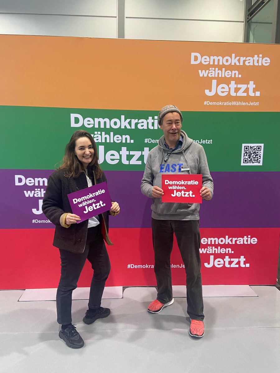 📚Die Leipziger @buchmesse bietet viele aktuelle Debatten! Gestern sprachen Thomas Krüger und @ClemencePene über die Wahlbeteiligung von Jugendlichen. Am Samstag diskutieren wir die sozialen und ökologischen Herausforderungen des Buches und der Europäischen Union.