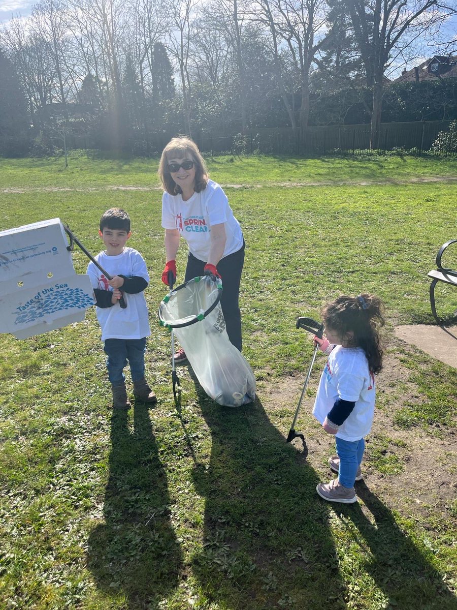 Please don’t leave litter for future generations. Grab a bag, clear your area and register #GBSpringClean We are up to 400k bags and aiming for more to send strong message that we care about #environment ⁦<a href="/KeepBritainTidy/">Keep Britain Tidy</a>⁩