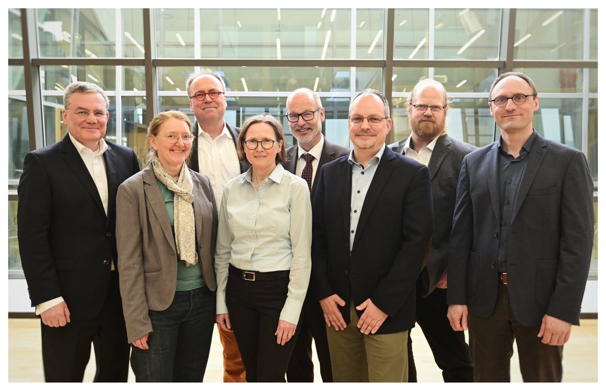 Wir gratulieren dem neuen @TMF_eV Vorstand: @KreftingDagmar @yourUMG, Prof. Günther @UKGM_Presse, Prof. Jung, TiHo, @BoerriesLab @Uniklinik_Fr, @RainerRohrig @UniklinikAachen, @ScheragAndre @uniklinik_jena, @ThomasGanslandt @UniFAU, Prof. Hoffmann @UMGreifswald, PD M. Kiehntopf!