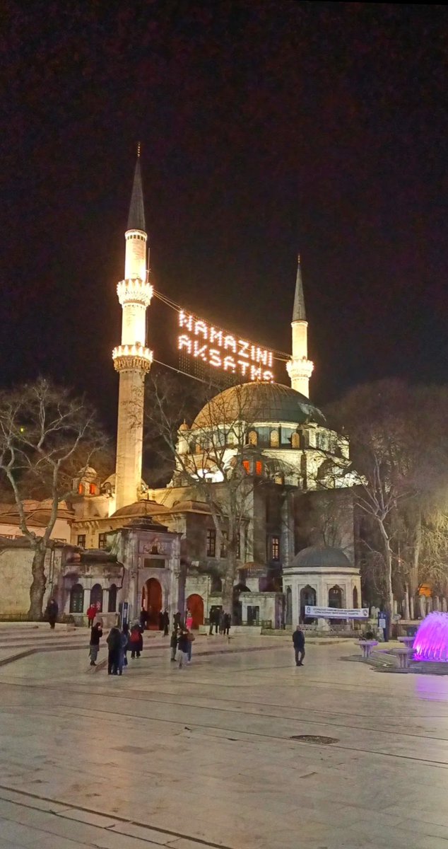 “NAMAZINI AKSATMA” 📍Eyüp Sultan Camii