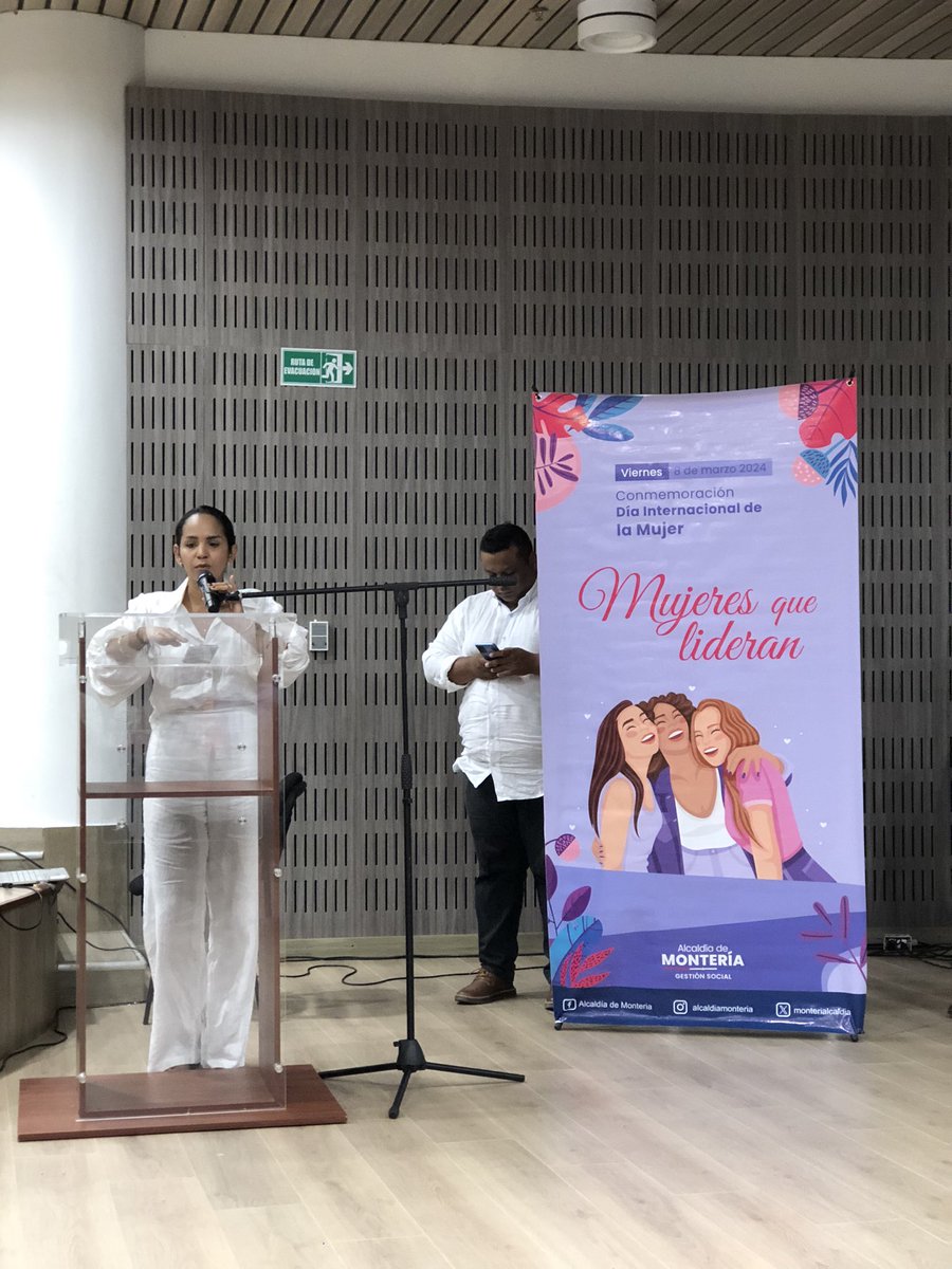 ndsolanog's tweet photo. I Conversatorio de prevención, atención y sanción social de las violencias basadas en género en el transporte público y el espacio público de Montería, Córdoba. 🚺🙋🏻‍♀️🚍
Gracias @mafeaneic Secretaria de Tránsito de Montería por la invitación a este espacio. https://t.co/GrZFs9JL1Z