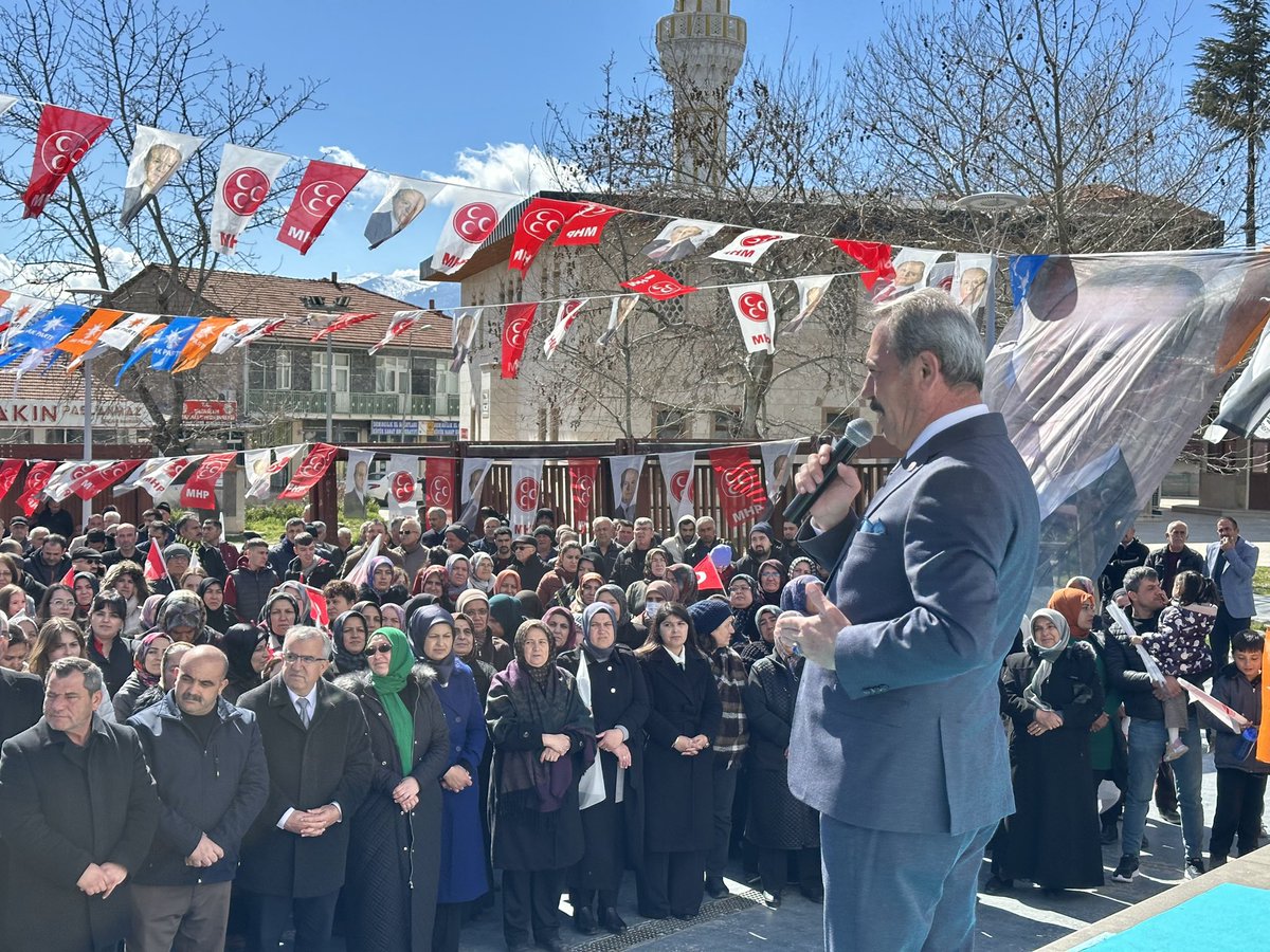 #Serinhisar’ın #Yatağan Mahallesi’nde coşkulu bir miting gerçekleştirdik. 

Yatağanlı hemşehrilerimiz adeta sel olup meydana aktı, Cumhur İttifakı Adayımız Cemal Kobaş kardeşimizin yanında yer aldı. Yatağan kararını vermiş! Bu coşku, güzel günlerin habercisi.

#HazırızKararlıyız