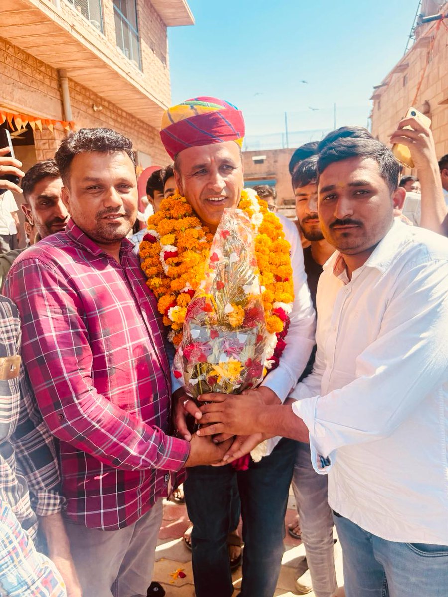 shrawangodara_'s tweet image. बाड़मेर जैसलमेर कांग्रेस प्रत्याशी श्री उम्मेदाराम जी बेनीवाल @UmmedaRamBaytu का स्वागत जोधपुर में।।
