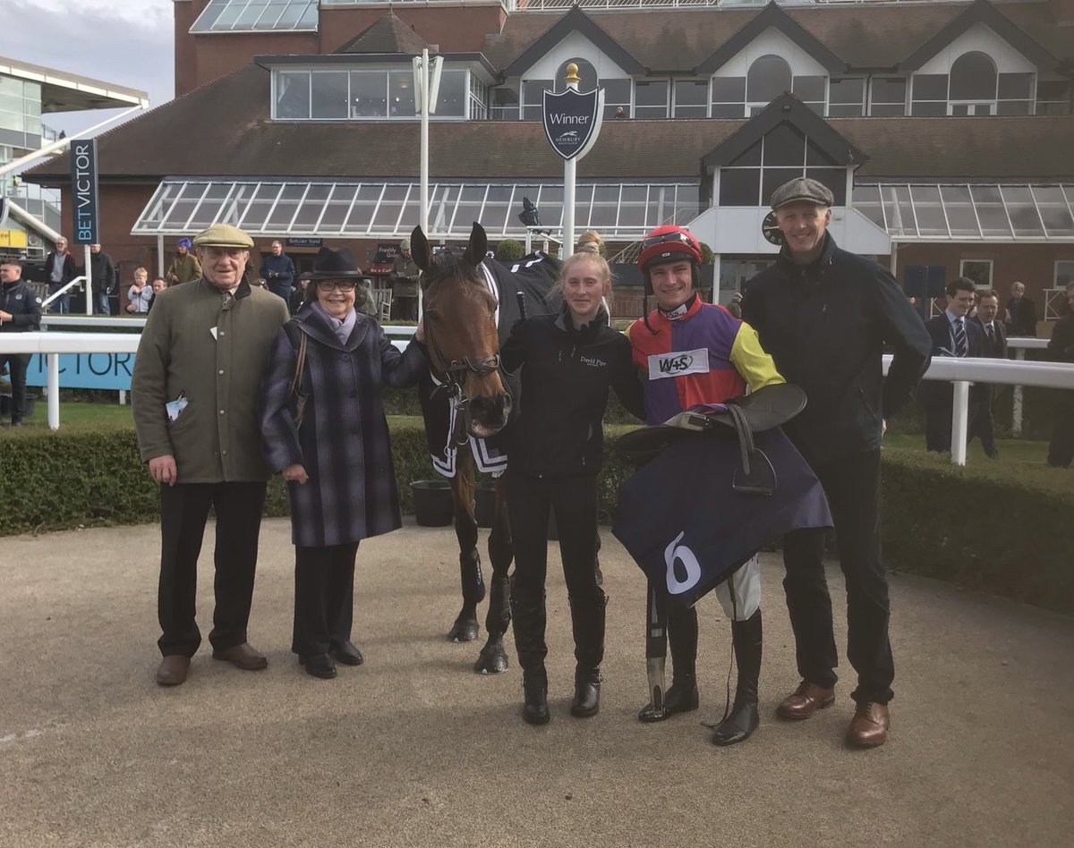 DavidPipeRacing's tweet photo. Neon Moon appreciates a return to better ground to win nicely  @NewburyRacing under @jacktudor9 🥇#38 https://t.co/O1Enbmmkqq