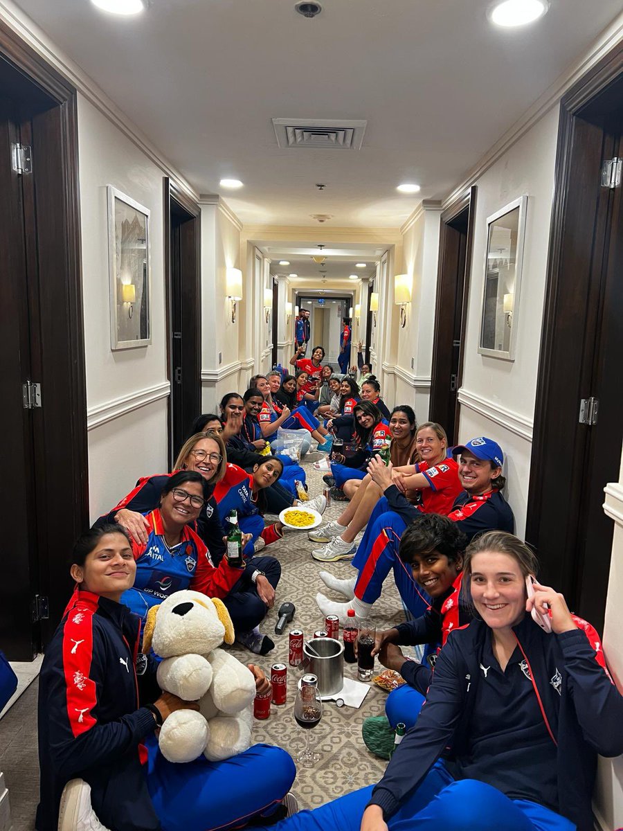 shikhashauny's tweet image. Because having friends is life’s greatest hack! #DCFamily #BlessedWithTheBest #BoodyGoodHumans