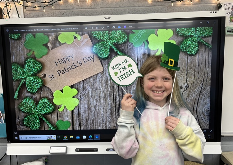BVNPrincipal's tweet photo. Ms. Davis's 1st grade had a little St. Patrick's Day fun! 🍀 🌈 https://t.co/kUw40iBmP3