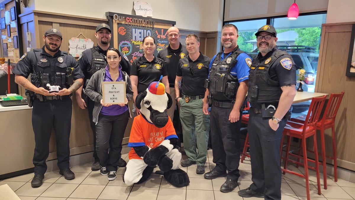 Have lunch plans? Join BPD at Chick-Fil-A at 4311 Manatee Ave W. We're helping serve meals from 11am-1pm today, and it would be our pleasure to serve you. #ProtectAndServe