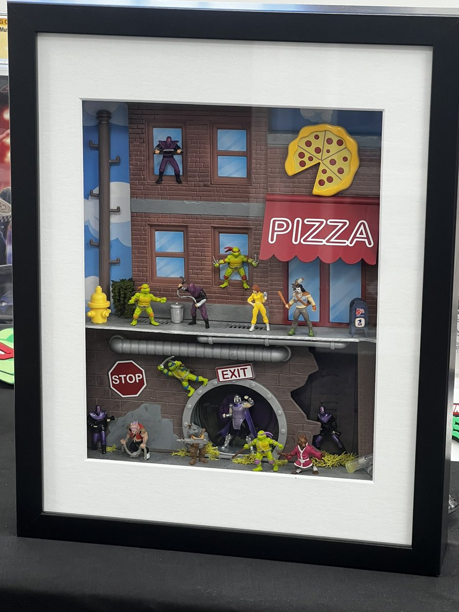 Sup Nerds! Here’s a little #favethingsfriday action! Just got a #mailcall from Shadow Minis and WHAMstand, that have my weekend kicking off right! Shadow Minis makes these amazing custom shadow boxes, and WHAMstand, these crazy and fully customizable comic stands and accessories!