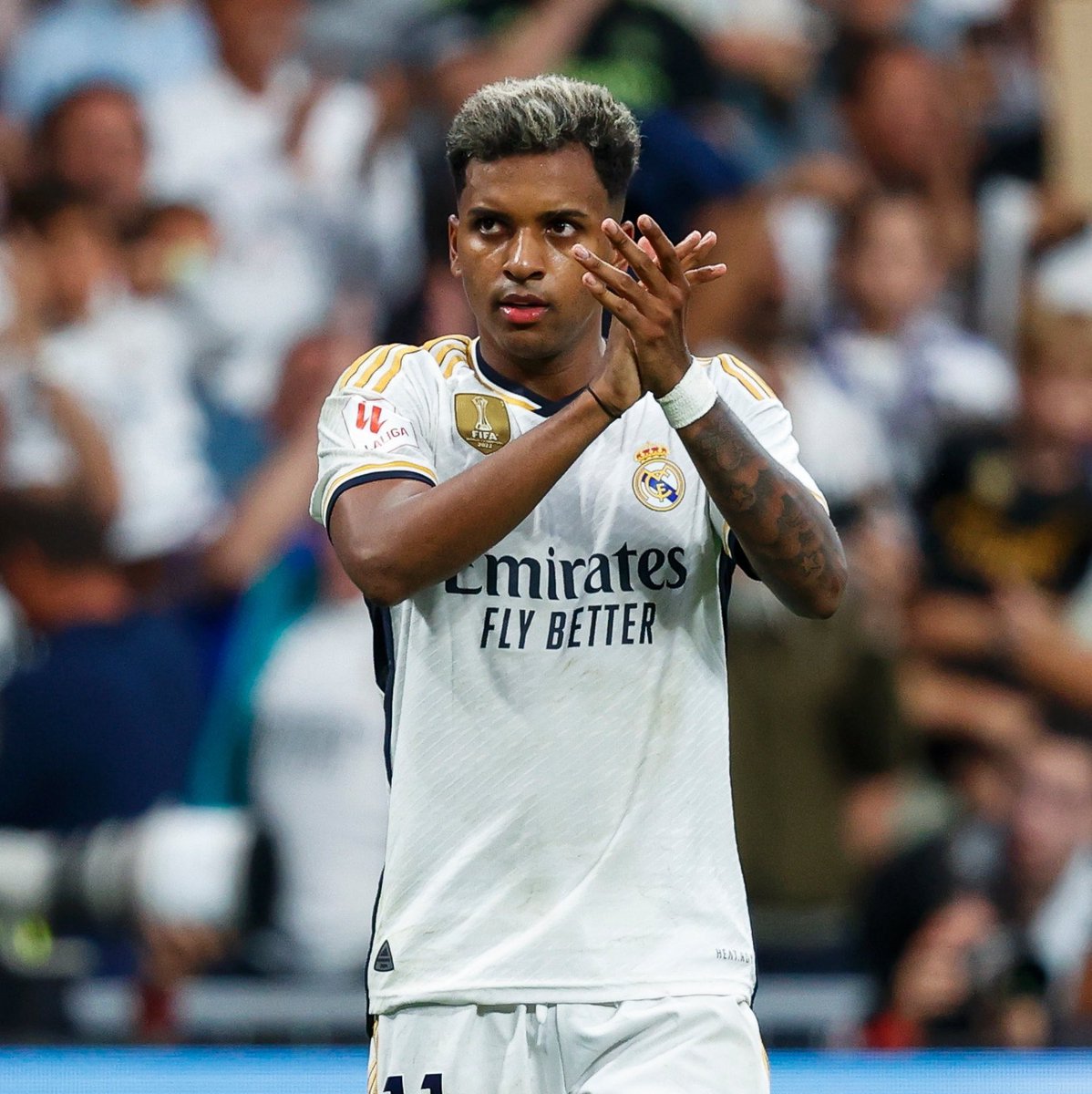 Footballcarnage's tweet photo. Arsenal, Liverpool, Manchester City and Manchester United are all keen on Real Madrid's Brazil forward Rodrygo, 23, and the Spanish giants could be persuaded to negotiate if they receive an offer of £85m-plus. (Sport) https://t.co/HqQfgAPw6n