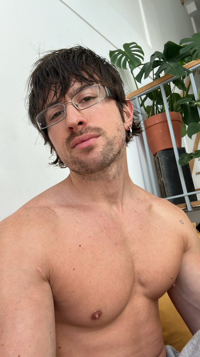 bitchflesh tweet media