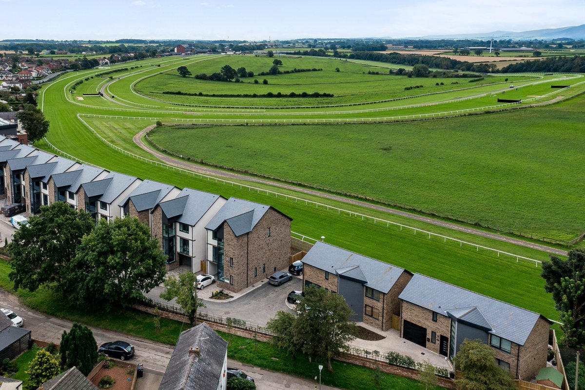 PaddockCarlisle's tweet photo. 👀Our outlook onto this racecourse 👀
Front row seat for flat racing season! 😍 https://t.co/U0g3P9ZTDm
