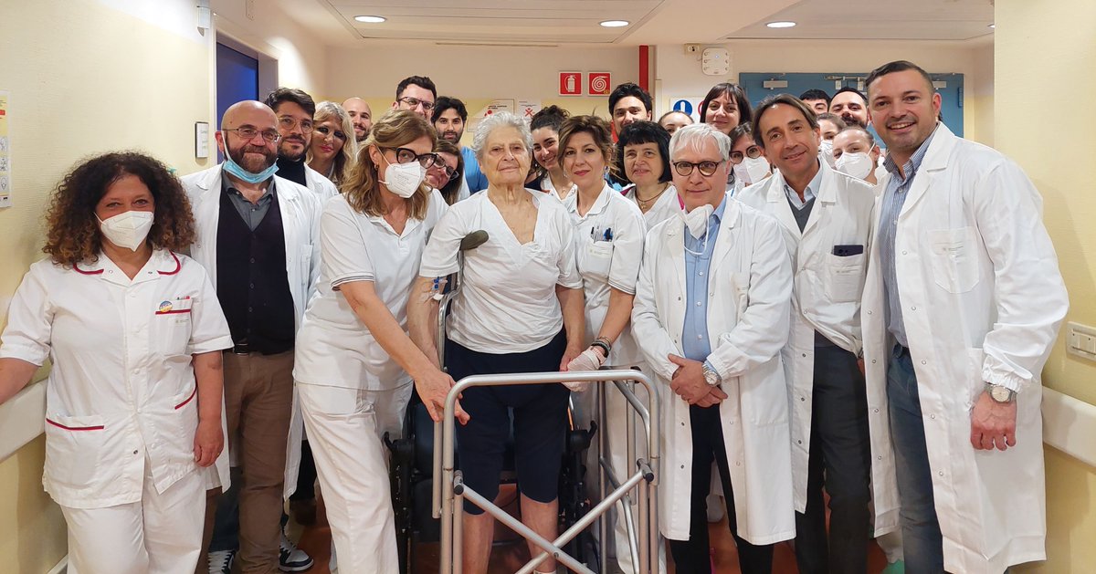 Carla Franchi 86enne bolognese è tornata ad alzarsi e a camminare a sole 24 ore dall'intervento all'Ospedale Maggiore in seguito alle fratture al collo del femore e all'omero tinyurl.com/3cmkexax #sanitàpubblica #bologna #salute #ortopedia #maggiore