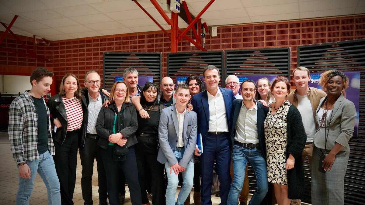 Lancement de campagne @BesoindEurope en #drome à #loriolsurdrome Une soixantaine d'adhérents autour de <a href="/sandrogozi/">Sandro Gozi</a>, <a href="/ambroise_mejean/">Ambroise Méjean</a>, d'élus  et responsables locaux. 12sem de terrain pour poursuivre la construction d'une Europe : de défense, de justice sociale et de progrès 🇫🇷🇪🇺