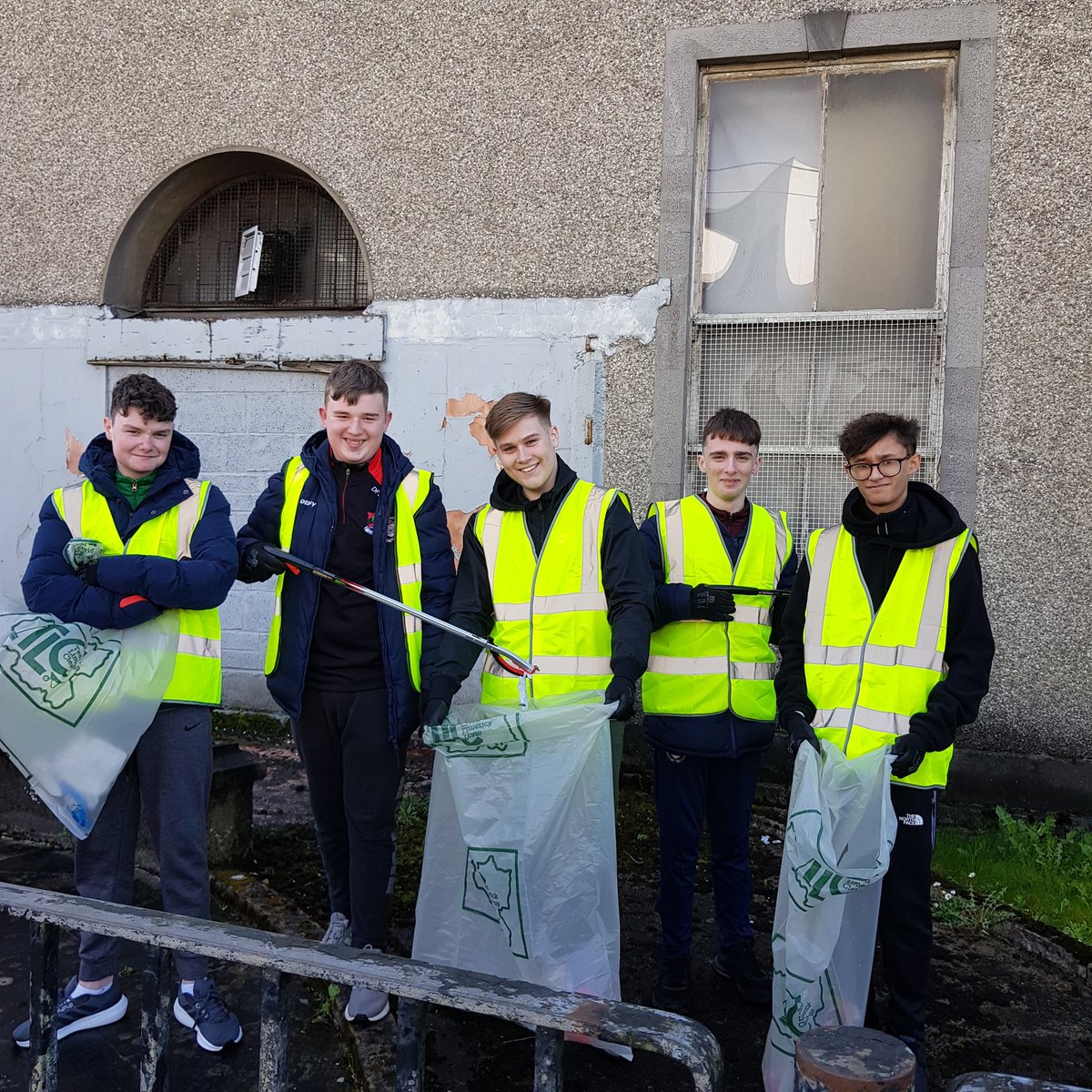 #tlc9 @TLC_Limerick #teamlimerickcleanup #recycle Our Transition Year students were very busy today collecting rubbish and tidying up our school grounds and local area for 'Team Limerick Clean Up' #TLC9