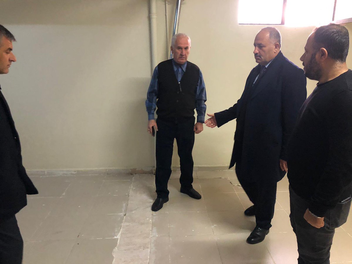 sirnakash's tweet photo. İl Müdürümüz Sn. Salih KAYA ,İlimiz Cizre ilçesinde etkili olan yoğun yağışlar sonrası, meydana gelen su baskını nedeniyle Cizre SHM'de incelemelerde bulunarak; Kuruluş Müdürümüzden bilgi aldı. 
@tcailesosyal 
@skaya1970k https://t.co/3ZU3h9kPxU