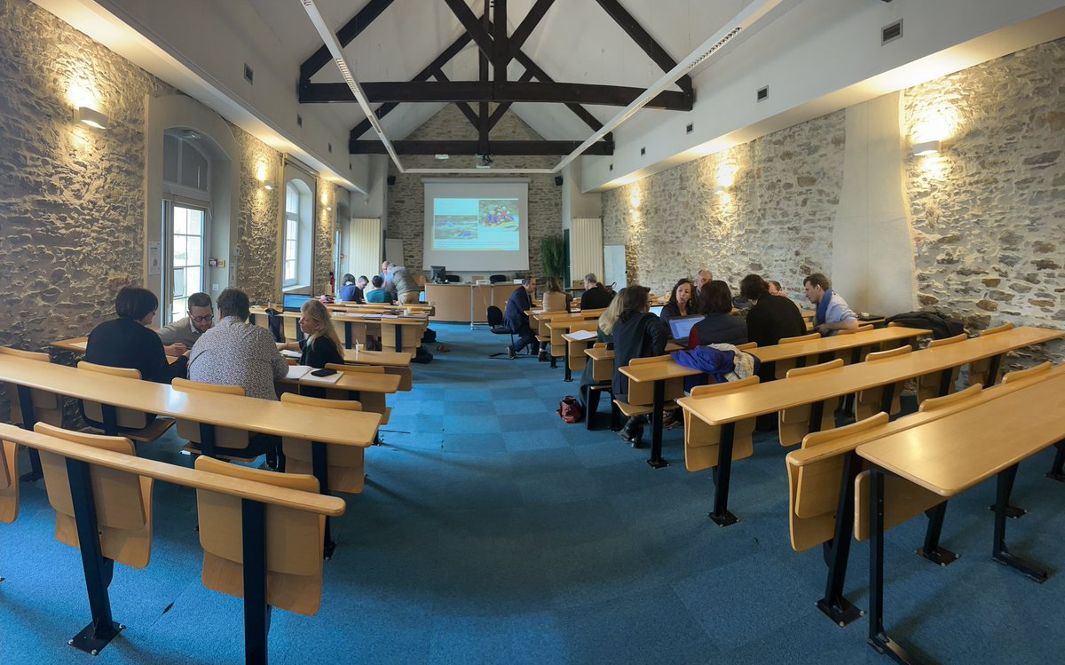 Cécile BETERMIN (@cbetermin) on Twitter photo Journée d'accueil de la cohorte 3 de la Mission Académique de l'Encadrement de <a href="/acnantes/">Académie de Nantes</a> J1: construire son leadership en contexte, s'initier au design de service. 👋 et 🙏 à ce groupe intercategoriel à l'engagement sans faille. <a href="/beguin_katia/">Katia Béguin</a> Journée d'accueil de la cohorte 3 de la Mission Académique de l'Encadrement de <a href="/acnantes/">Académie de Nantes</a> J1: construire son leadership en contexte, s'initier au design de service. 👋 et 🙏 à ce groupe intercategoriel à l'engagement sans faille. <a href="/beguin_katia/">Katia Béguin</a>