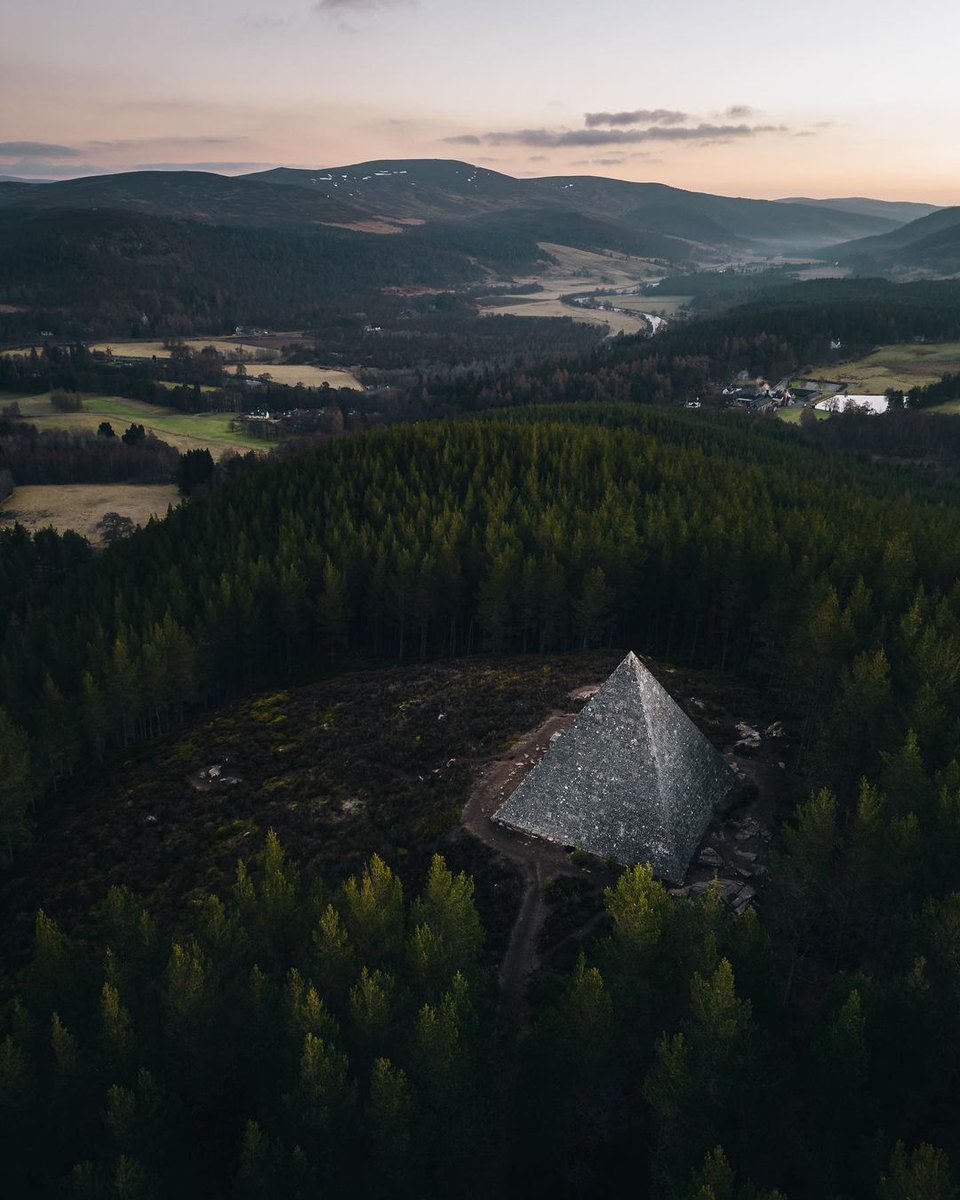 Let's take a moment to appreciate the tranquillity and beauty of Aberdeenshire🌲 Tag a friend you'd love to explore with this weekend! Glen Tanar National Nature Reserve 📷- instagram.com/litoralzone/ Balmoral Estate 📷 - instagram.com/ehepworthphoto… #VisitABDN #BeautifulABDN