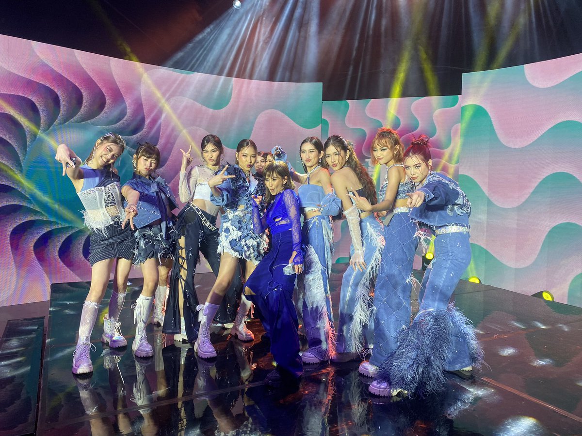 binified_'s tweet image. magttropa na sila 😭😭