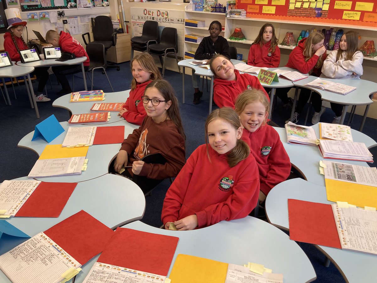DanygraigP's tweet photo. Year 6 (and the other PS3 classes) have been working hard to prepare for our visit from parents today for our polished final product. We have some wonderful work and tasty treats to show off. #dygpscitech #dygphum #dygpexparts #dygphwb https://t.co/G1RmaDI1L1