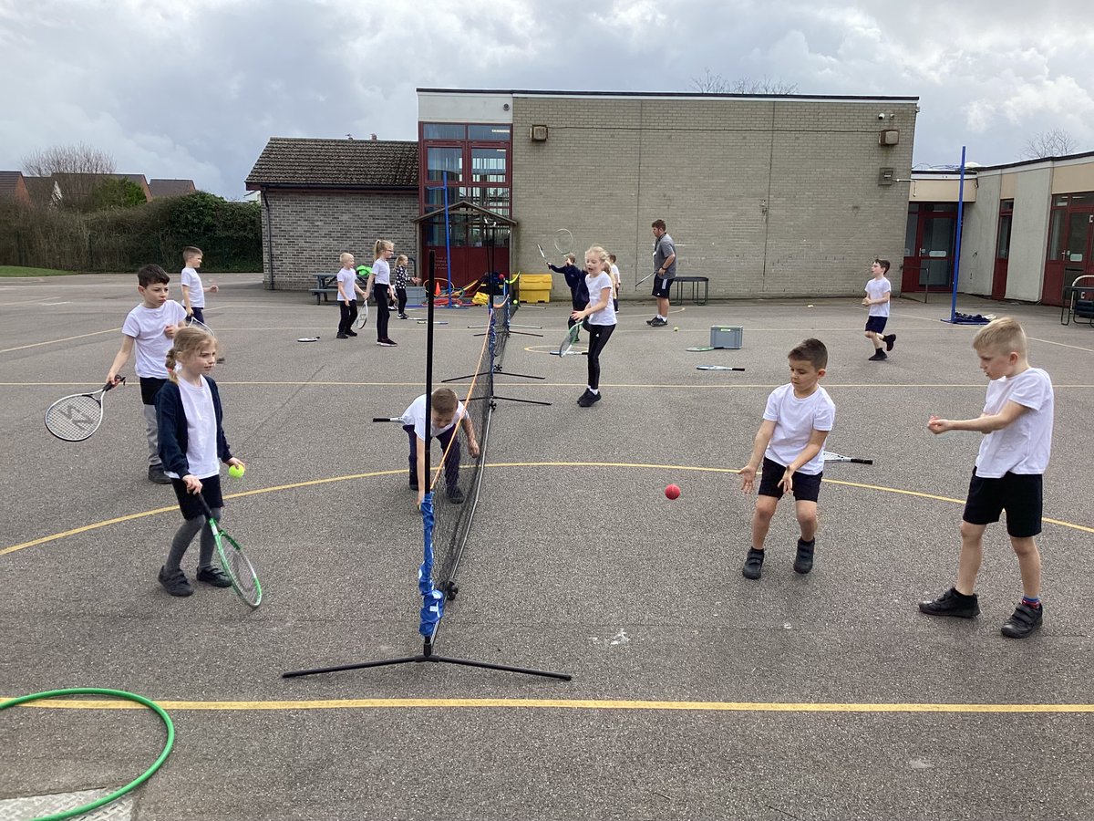 KatieManoy tweet media