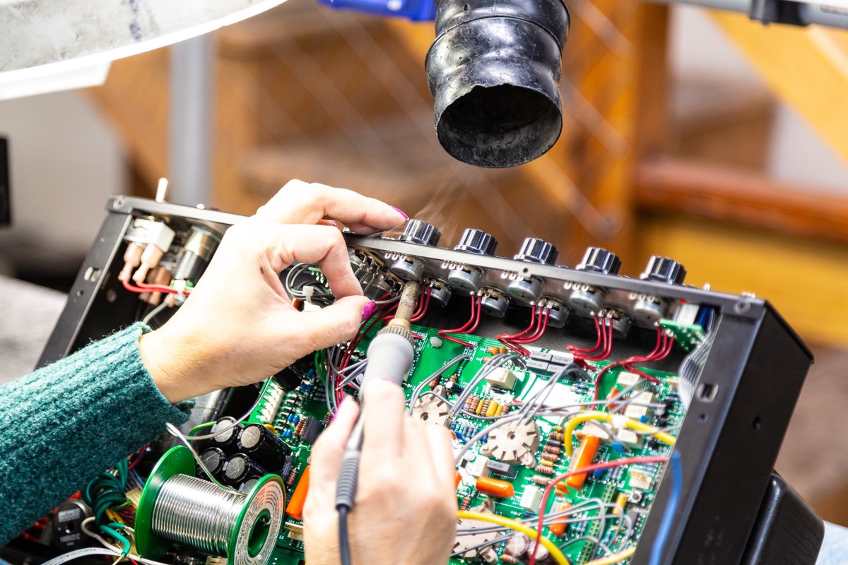 MesaBoogie's tweet image. Round 2 - With just the features alone, can you guess which amp this is?

Comment your guess below!

#MesaEngineering #MesaBoogie