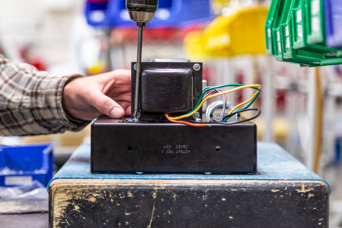 MesaBoogie's tweet image. Round 2 - With just the features alone, can you guess which amp this is?

Comment your guess below!

#MesaEngineering #MesaBoogie